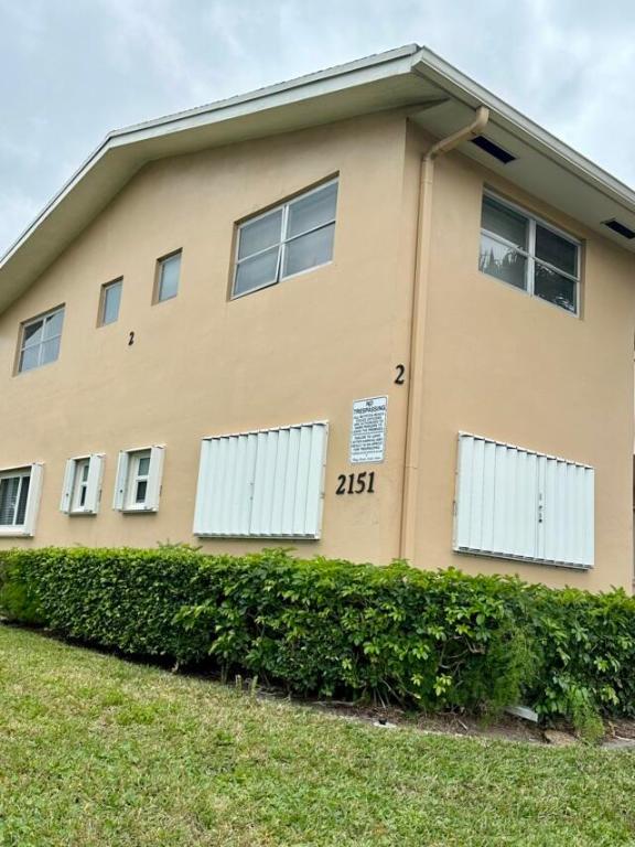 VILLAGE ROYALE CONDO 3 - Residential