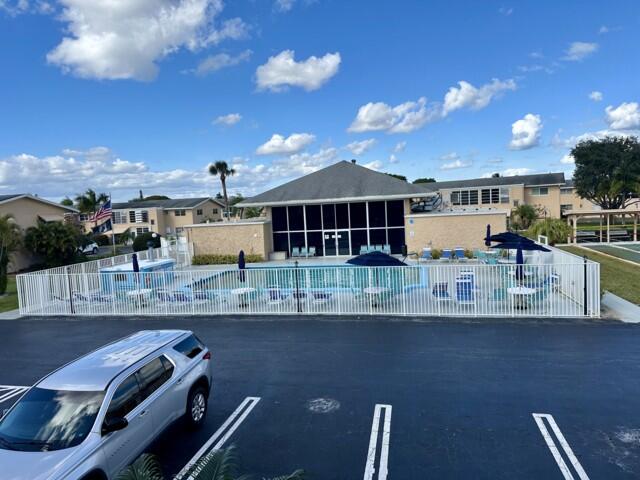 VILLAGE ROYALE CONDO 3 - Residential