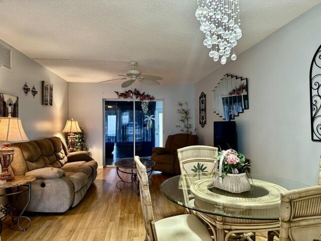 VILLAGE ROYALE CONDO 3 - Residential