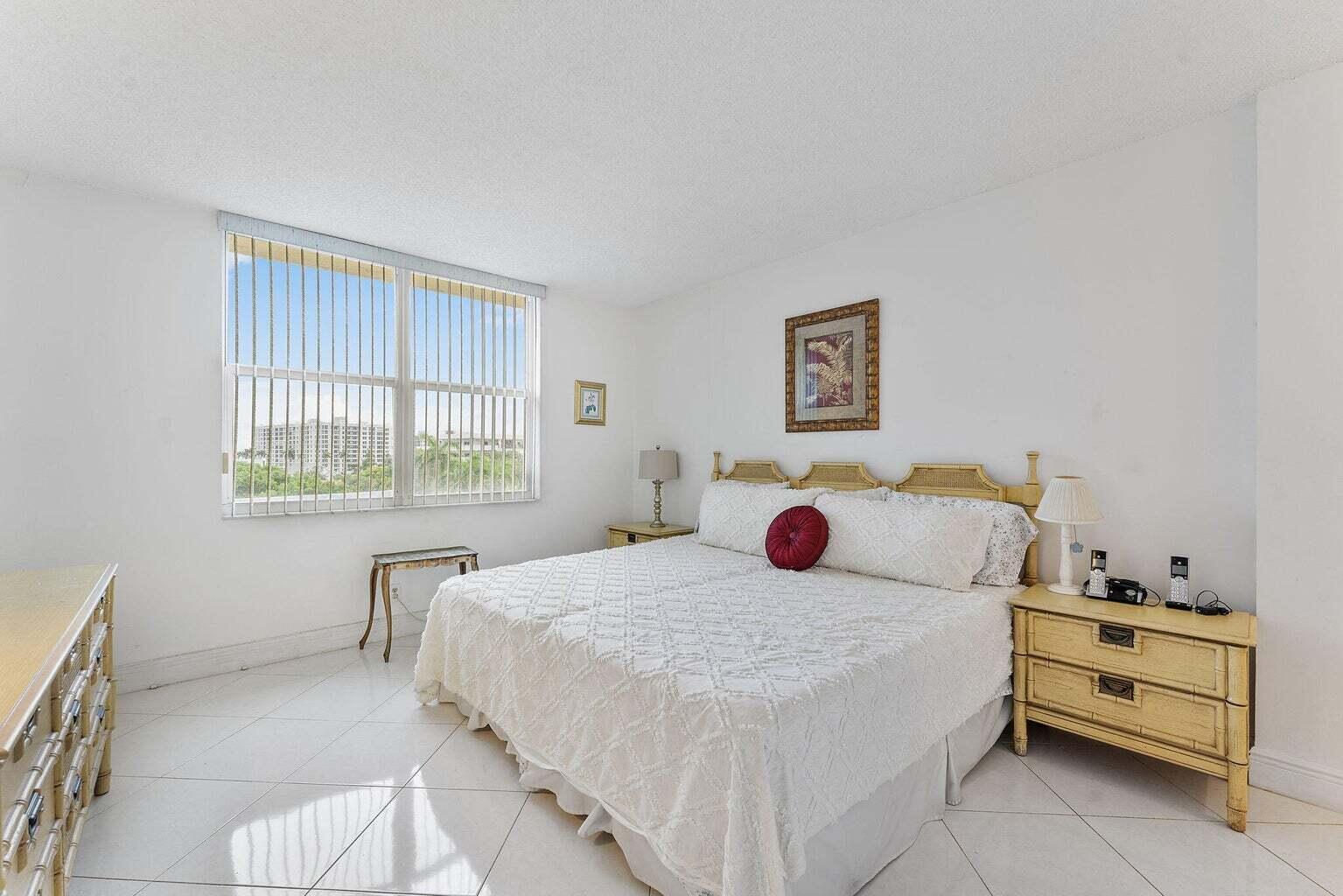 TRADEWINDS OF POMPANO CON - Residential