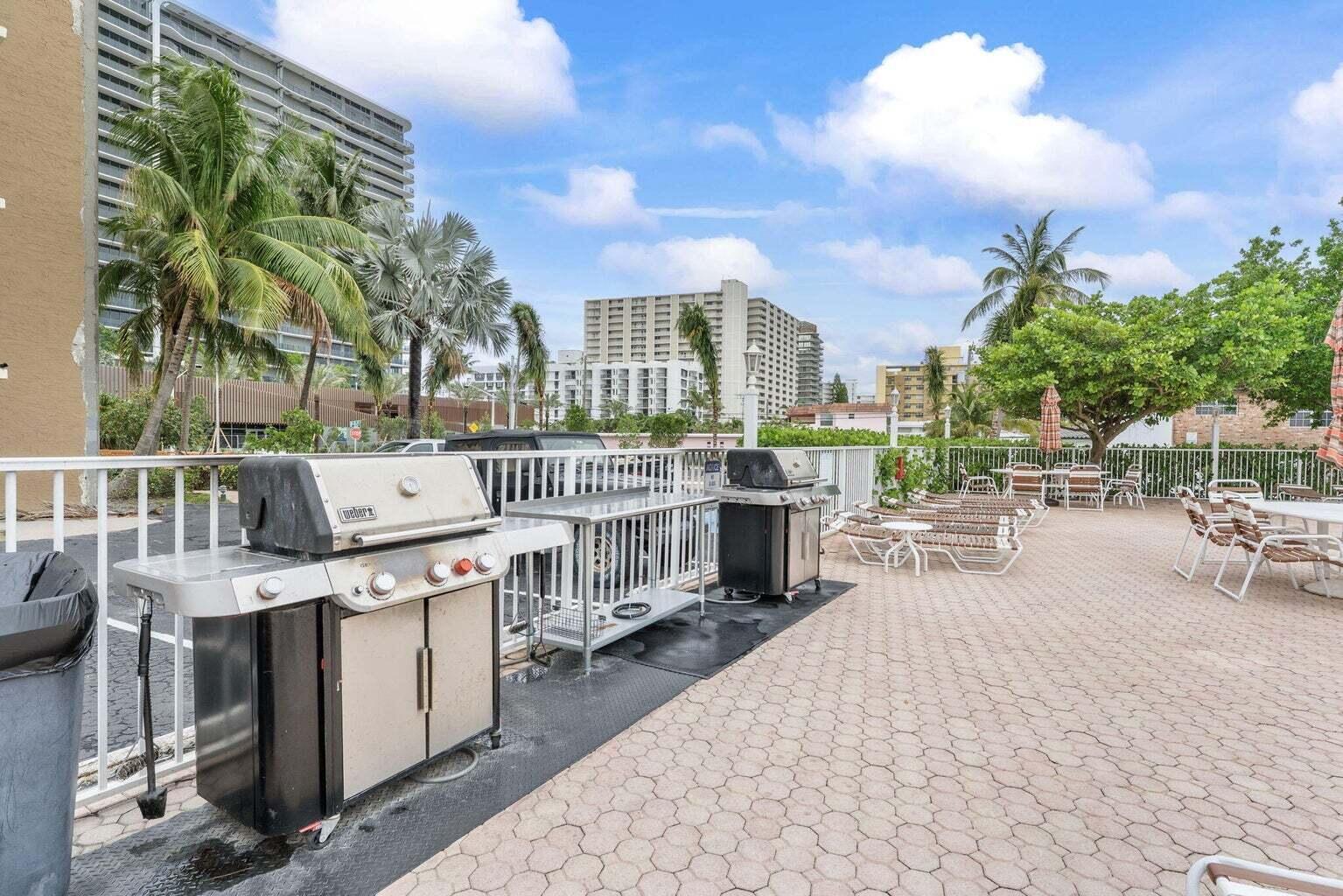 TRADEWINDS OF POMPANO CON - Residential