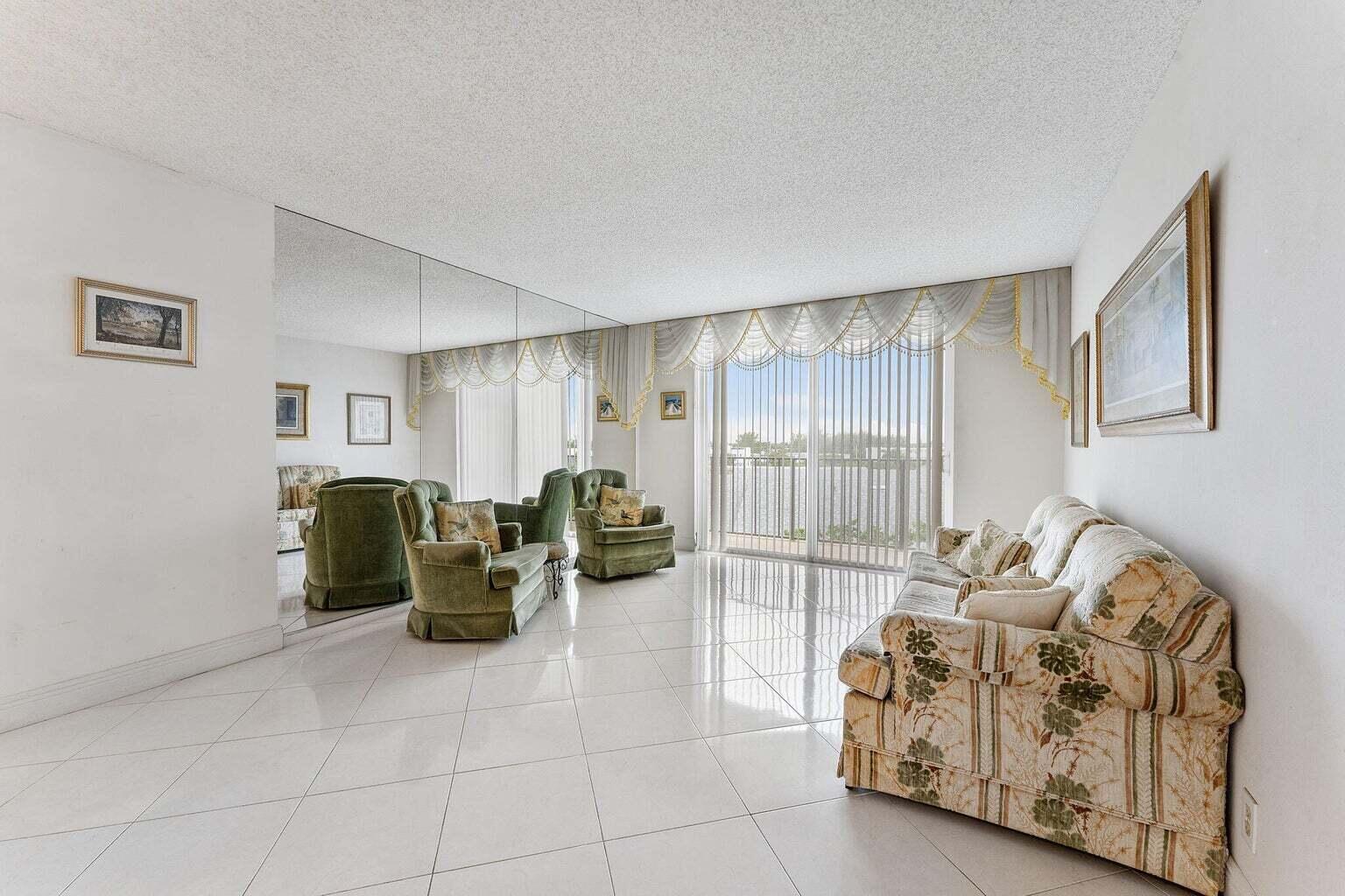 TRADEWINDS OF POMPANO CON - Residential