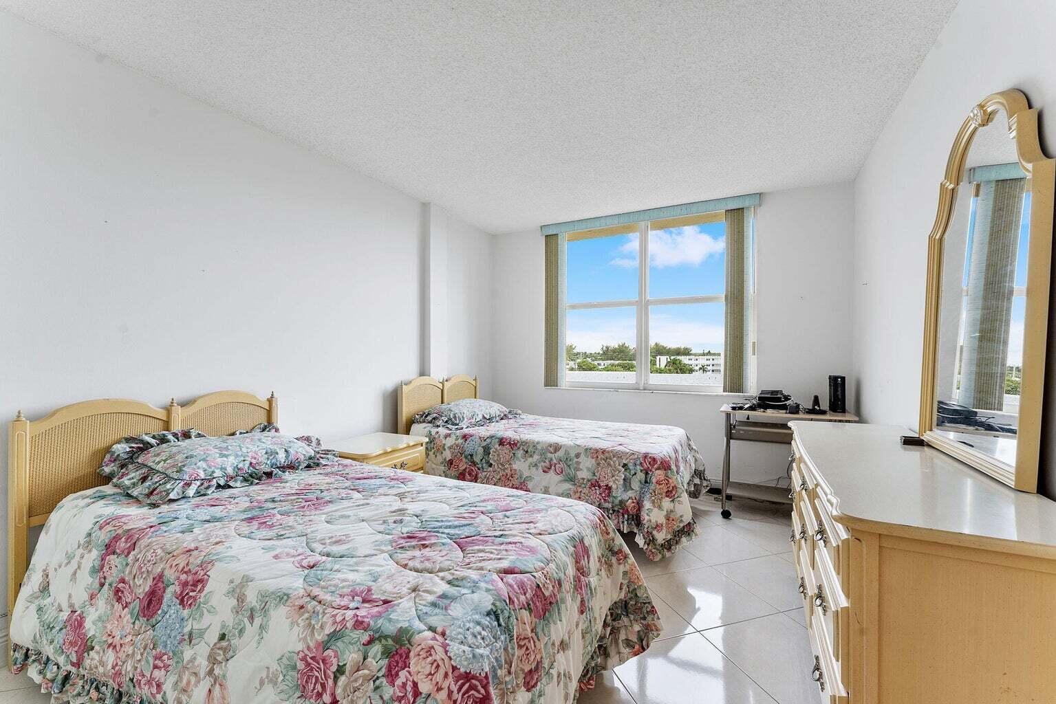 TRADEWINDS OF POMPANO CON - Residential