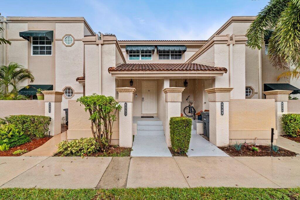 Photo of 6553 Via Regina, Boca Raton, FL 33433 (MLS # R10936601)
