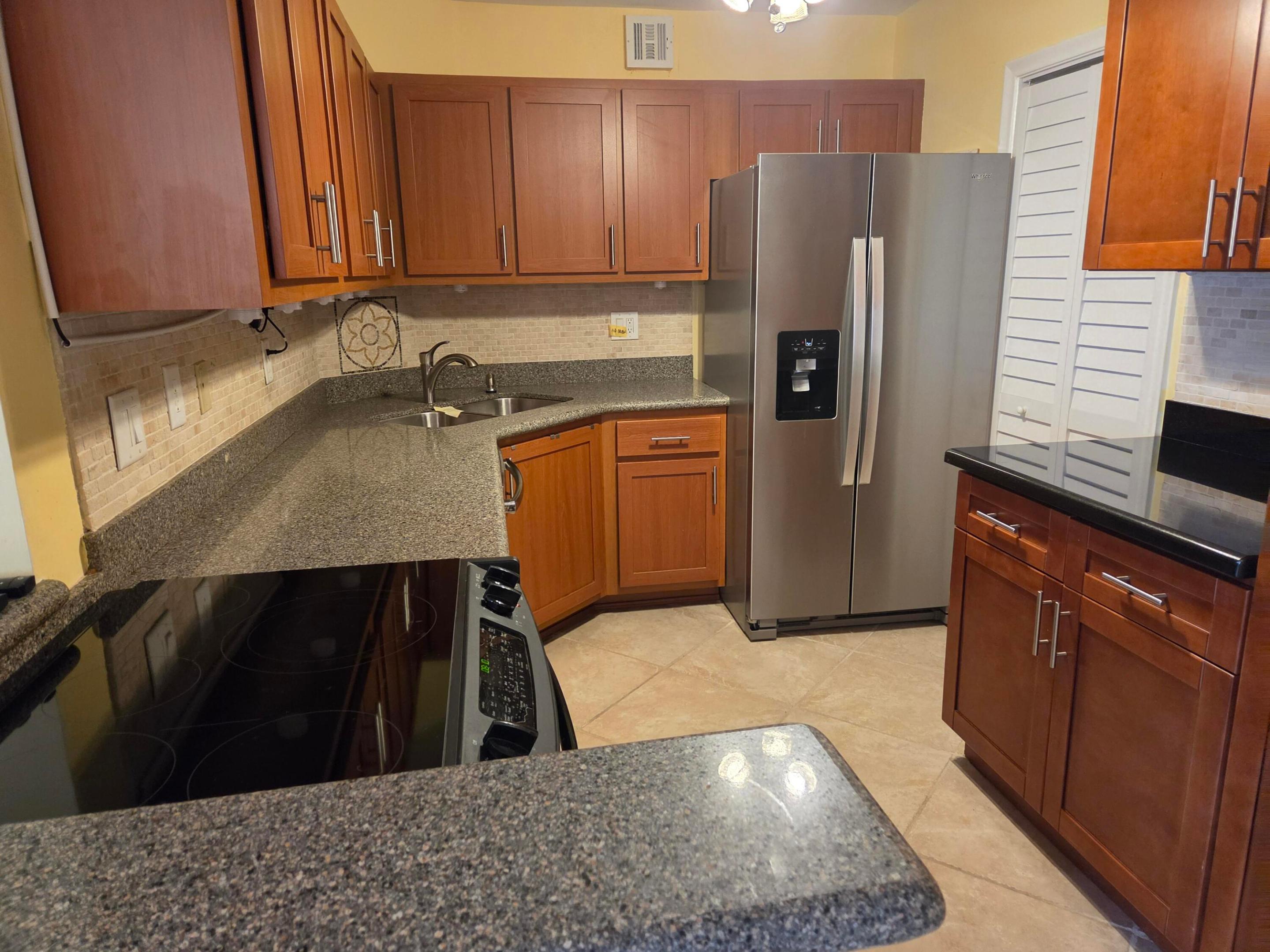 1951 NE 2nd Avenue 104i