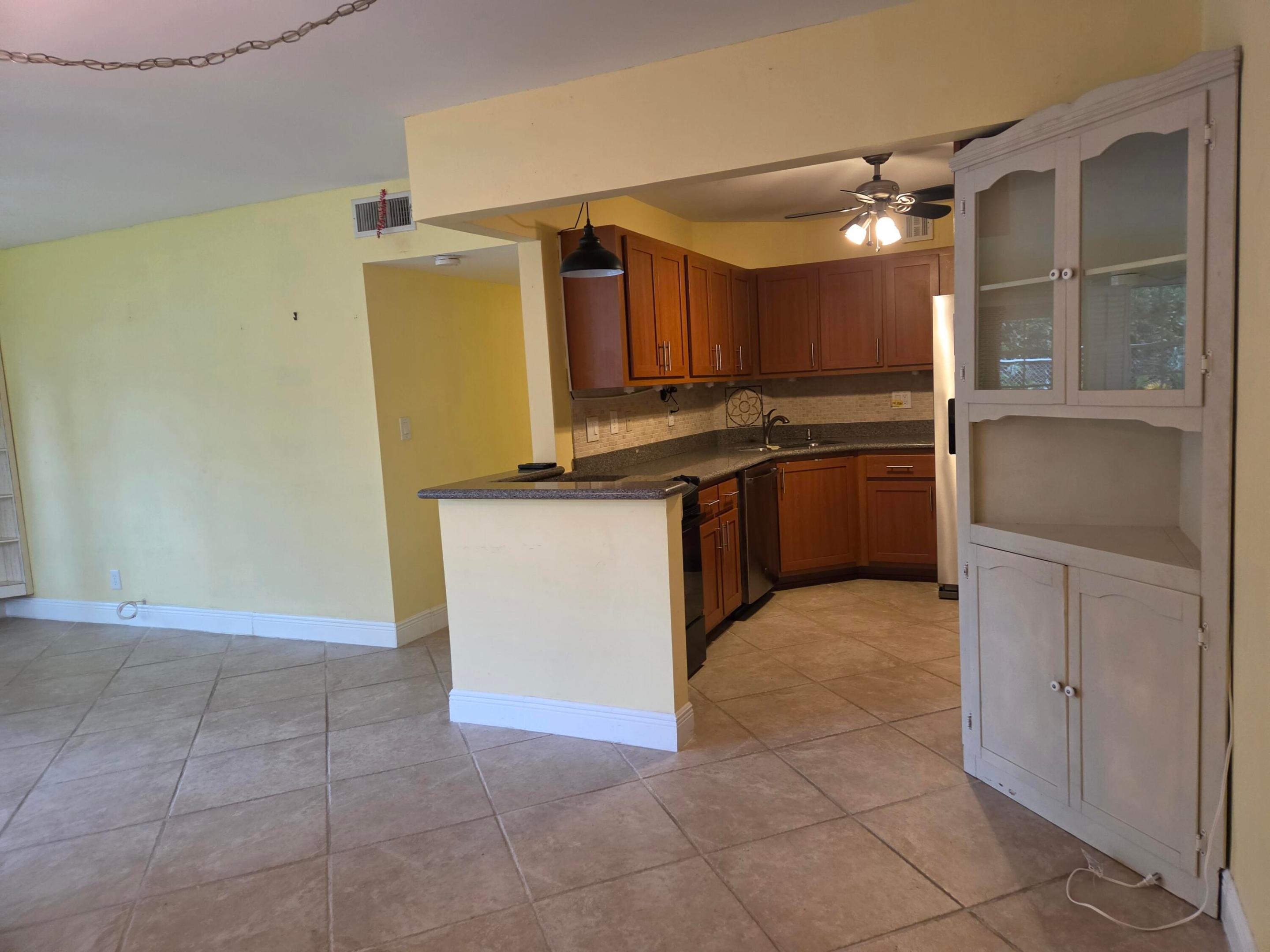 1951 NE 2nd Avenue 104i