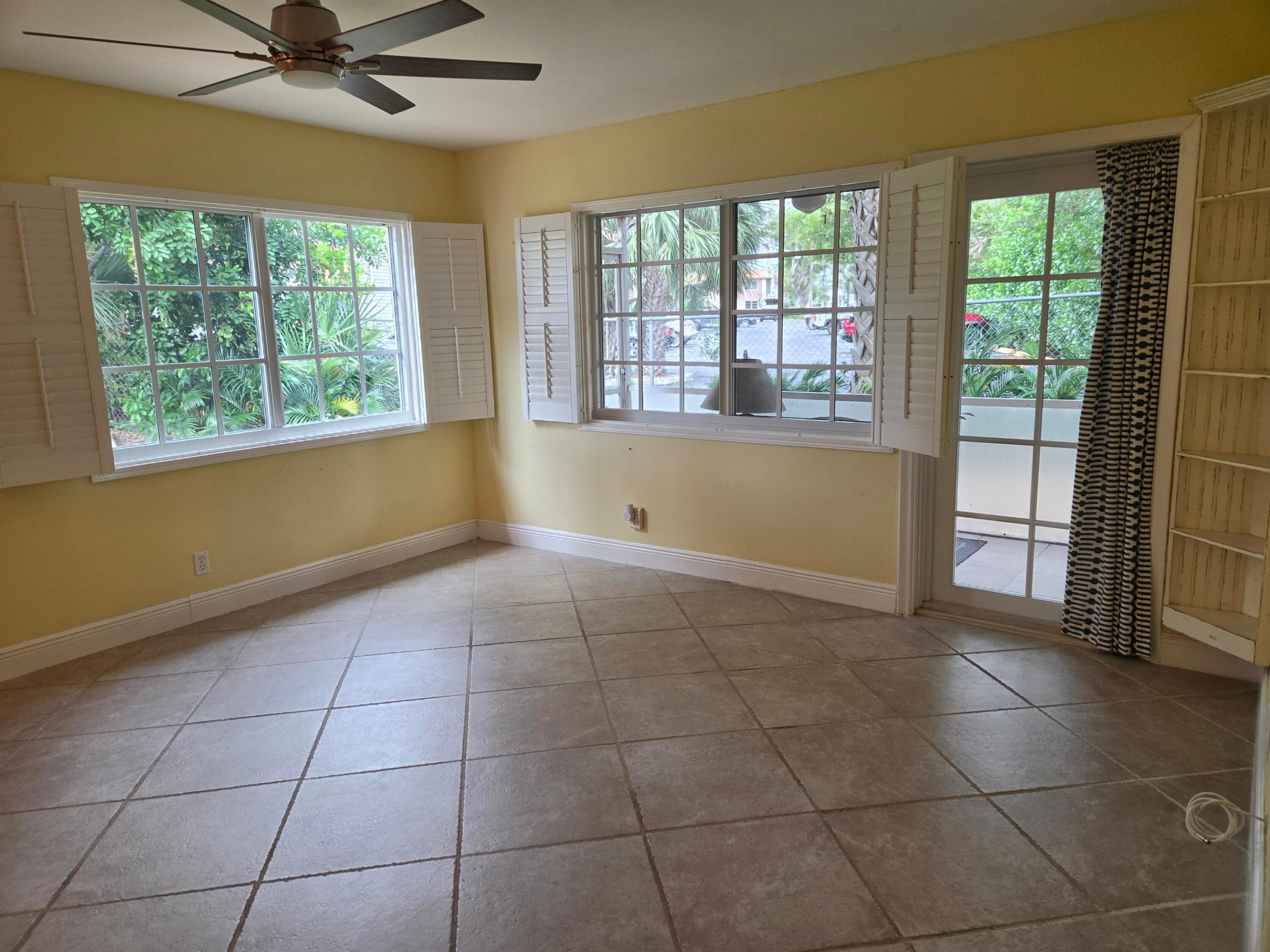 1951 NE 2nd Avenue 104i