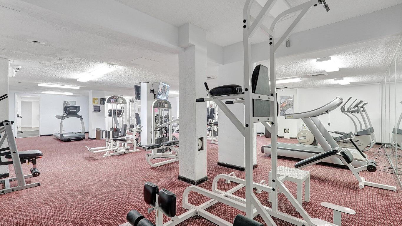 Winston Towers 300 - Residential