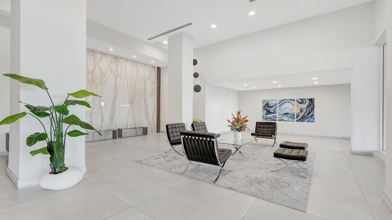 Winston Towers 300 - Residential