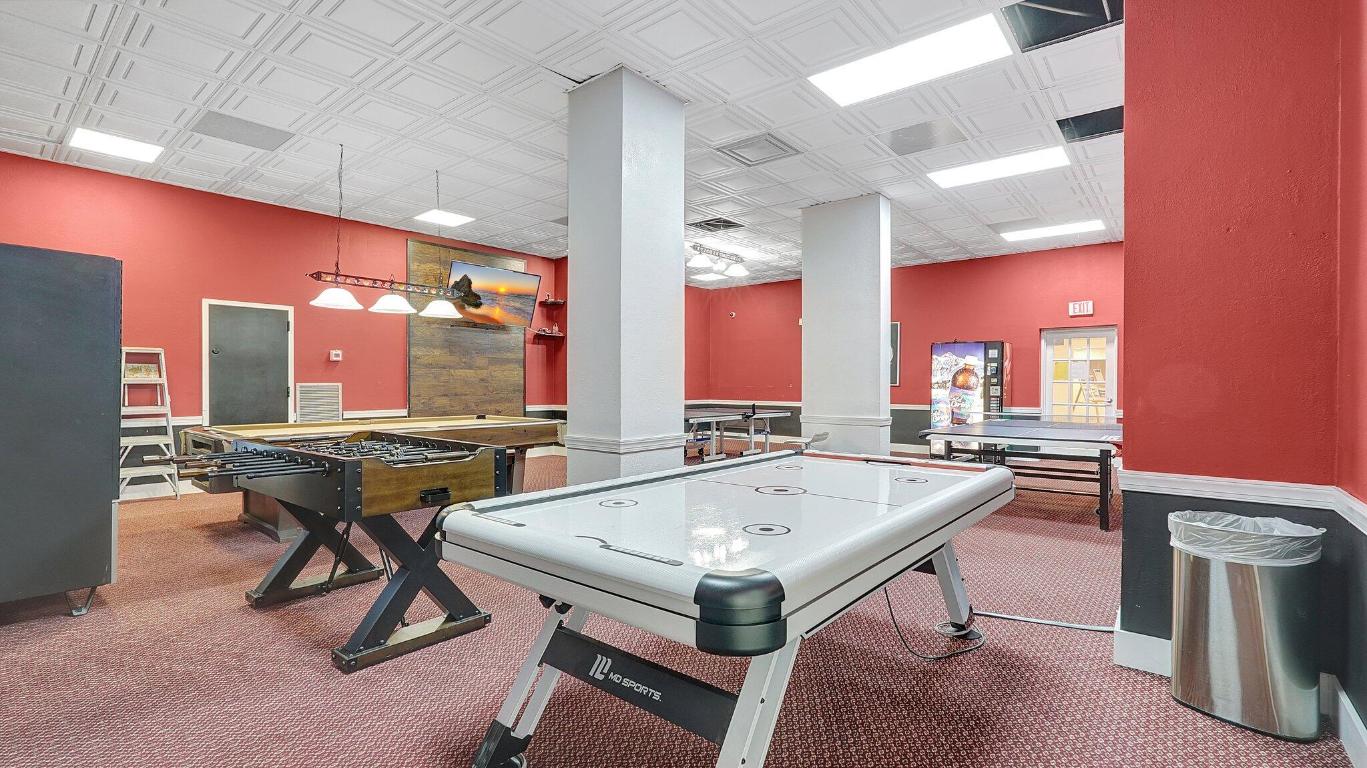 Winston Towers 300 - Residential