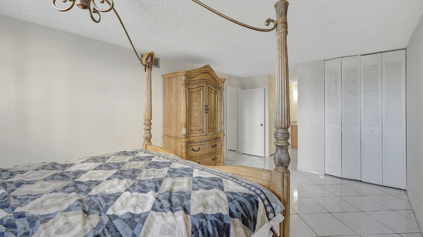 Winston Towers 300 - Residential