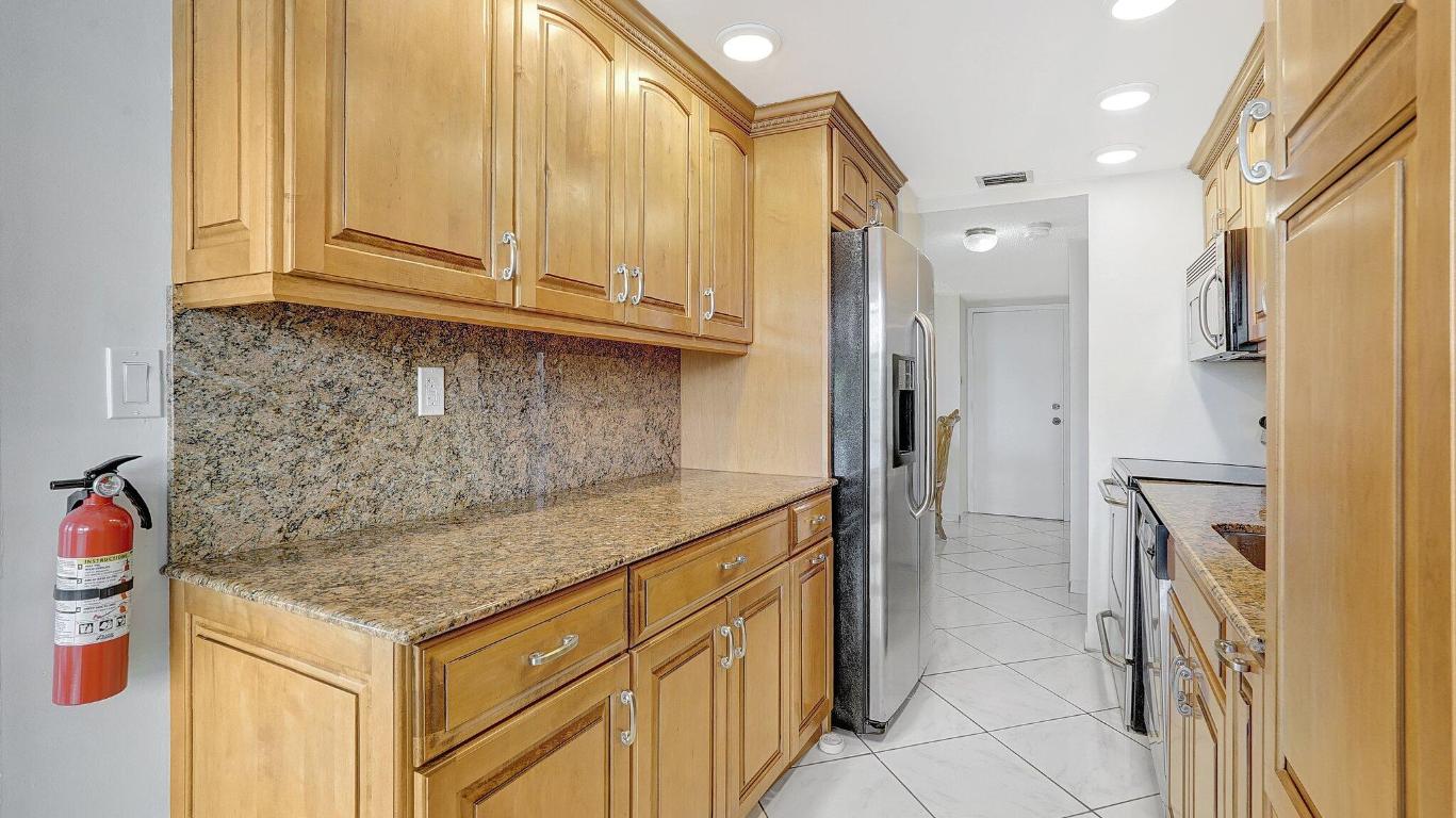 Winston Towers 300 - Residential