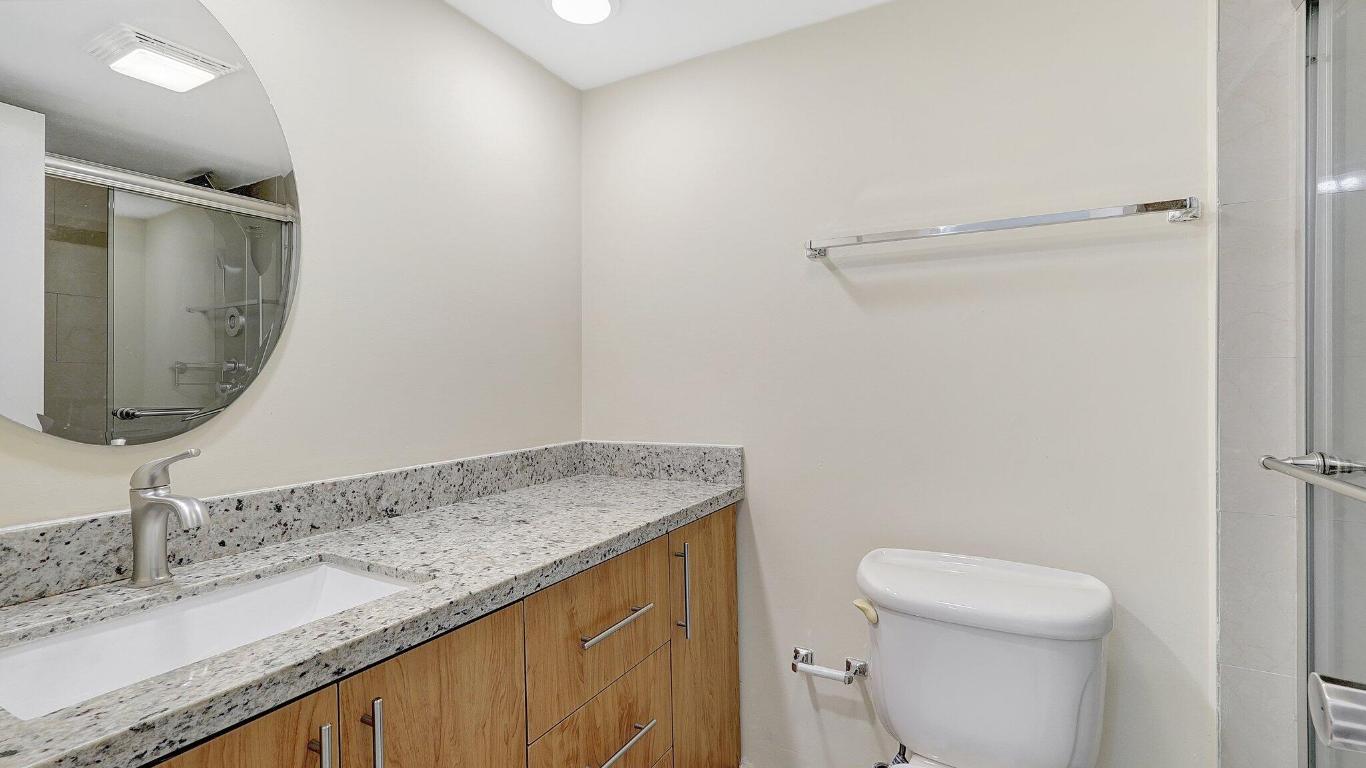 Winston Towers 300 - Residential