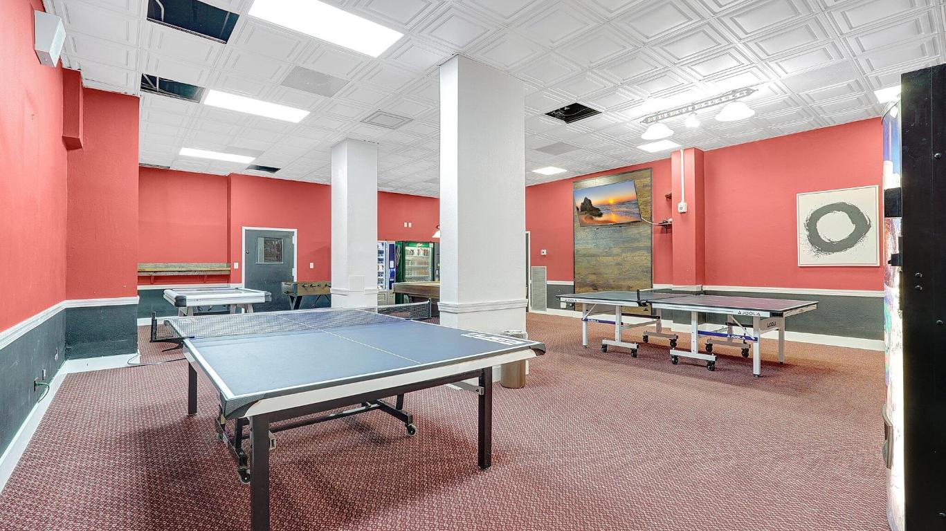 Winston Towers 300 - Residential