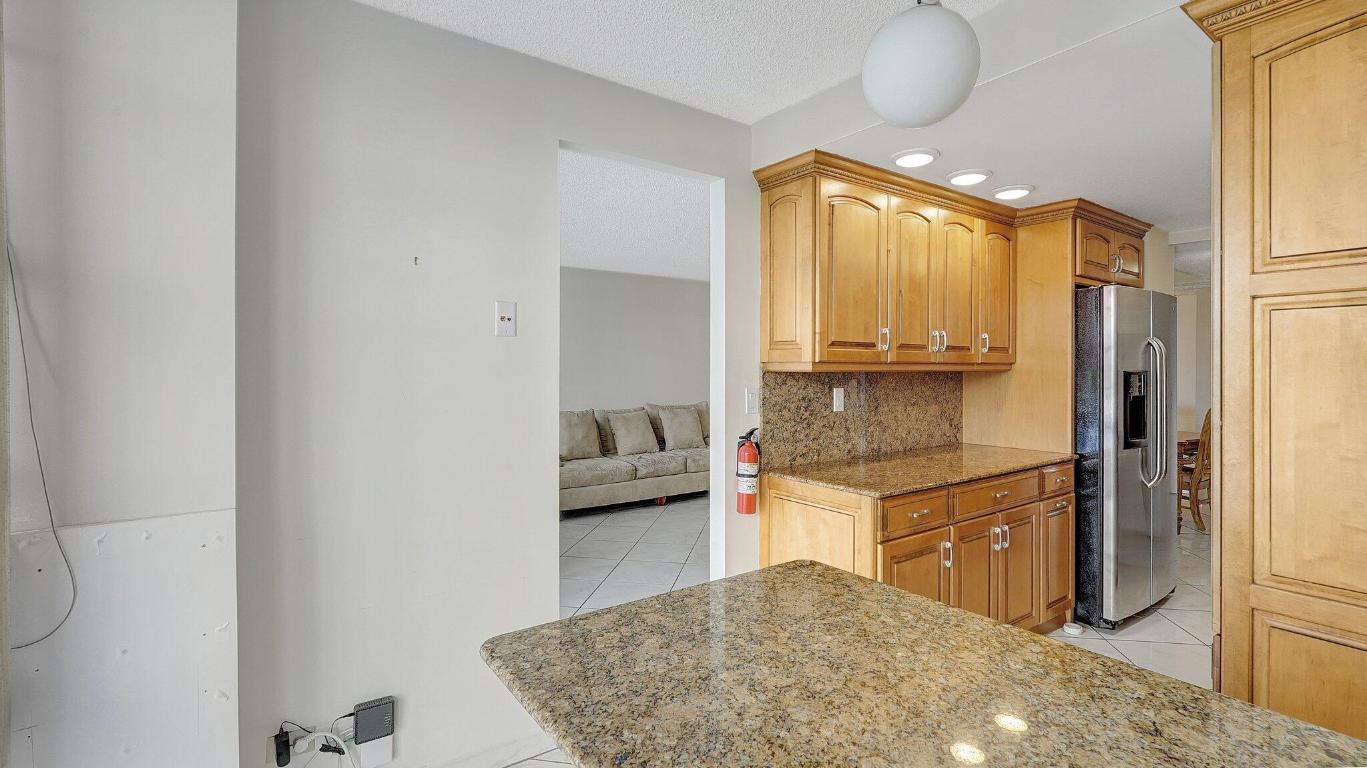 Winston Towers 300 - Residential