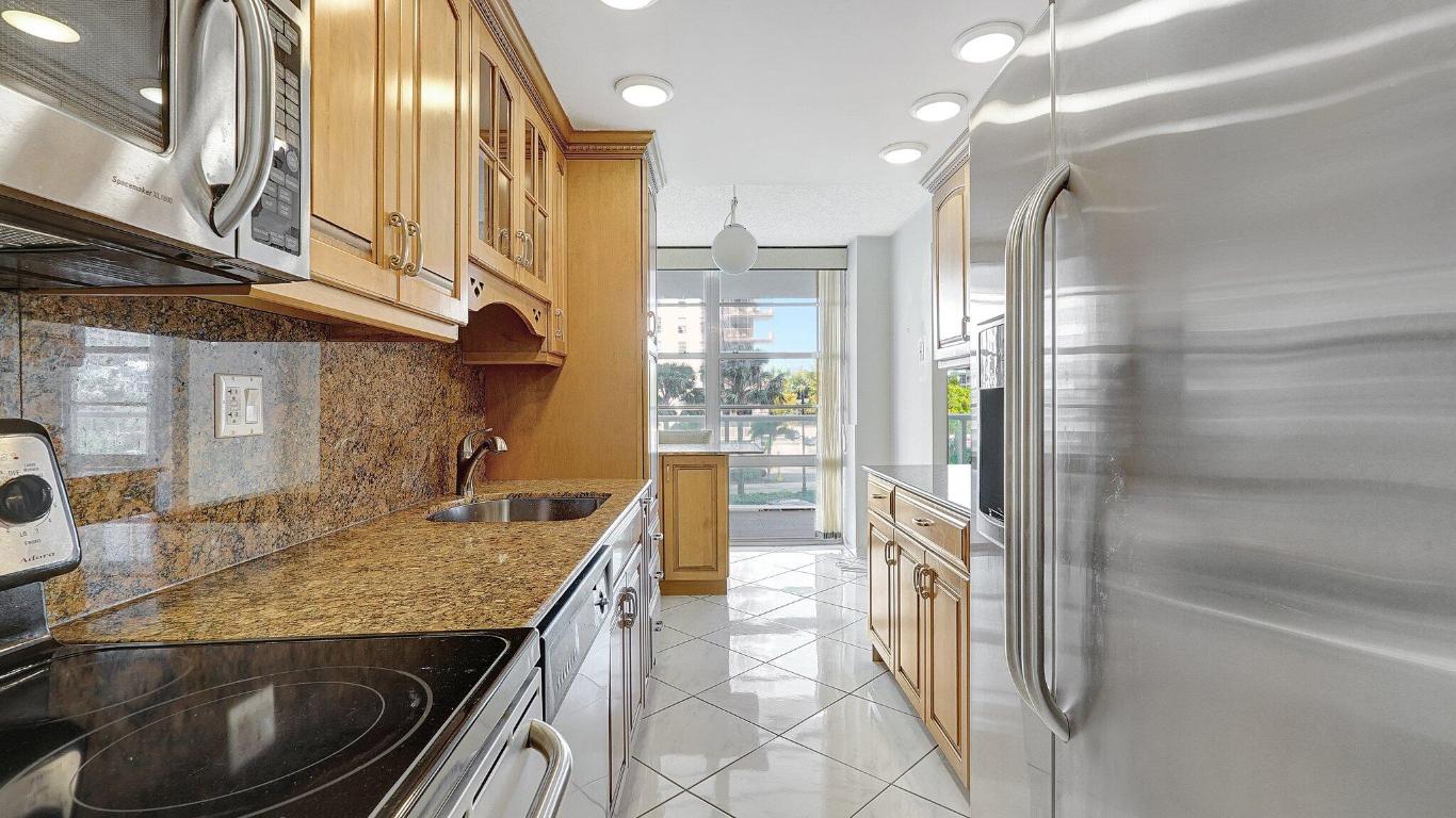 Winston Towers 300 - Residential