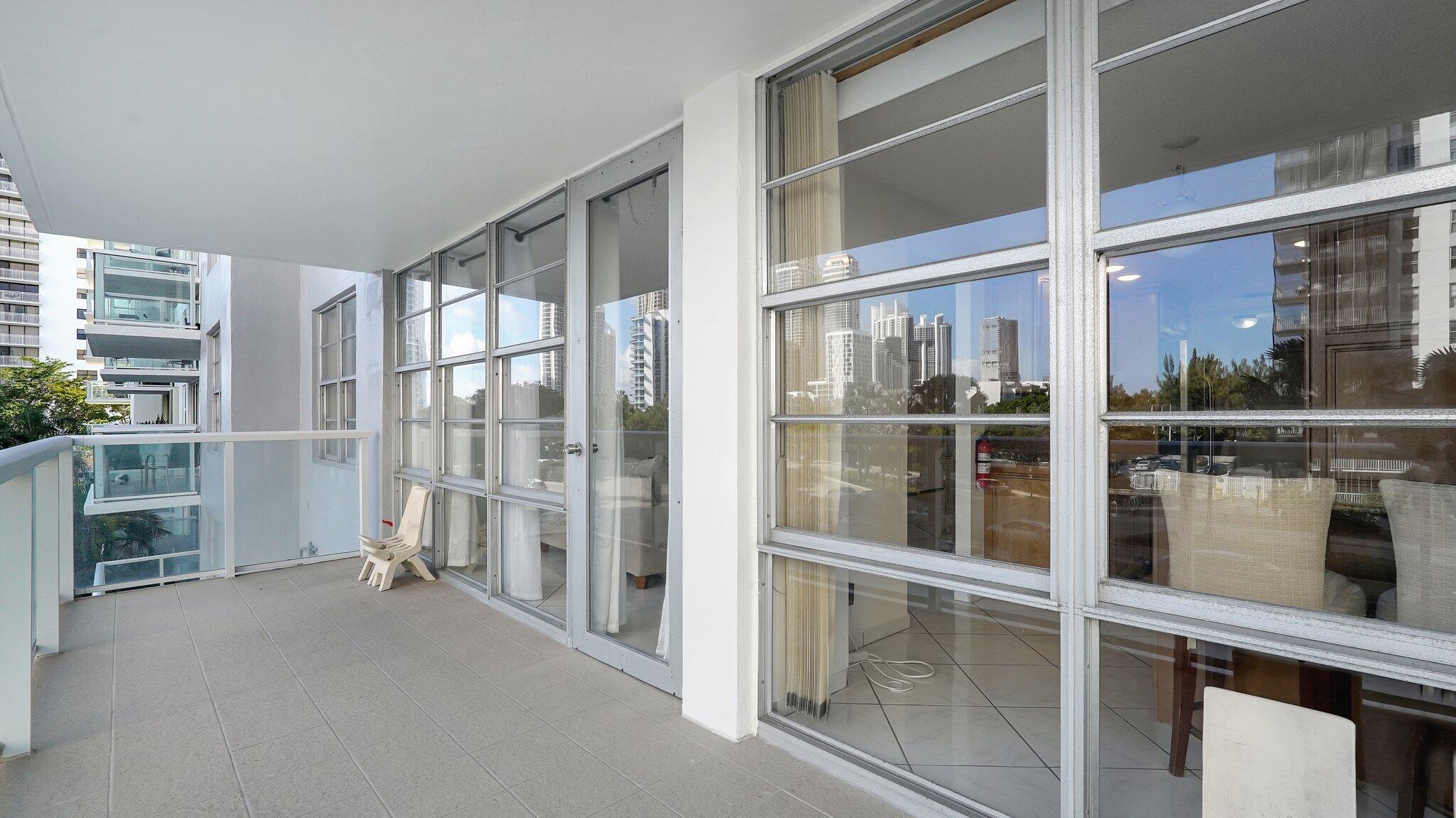 Winston Towers 300 - Residential