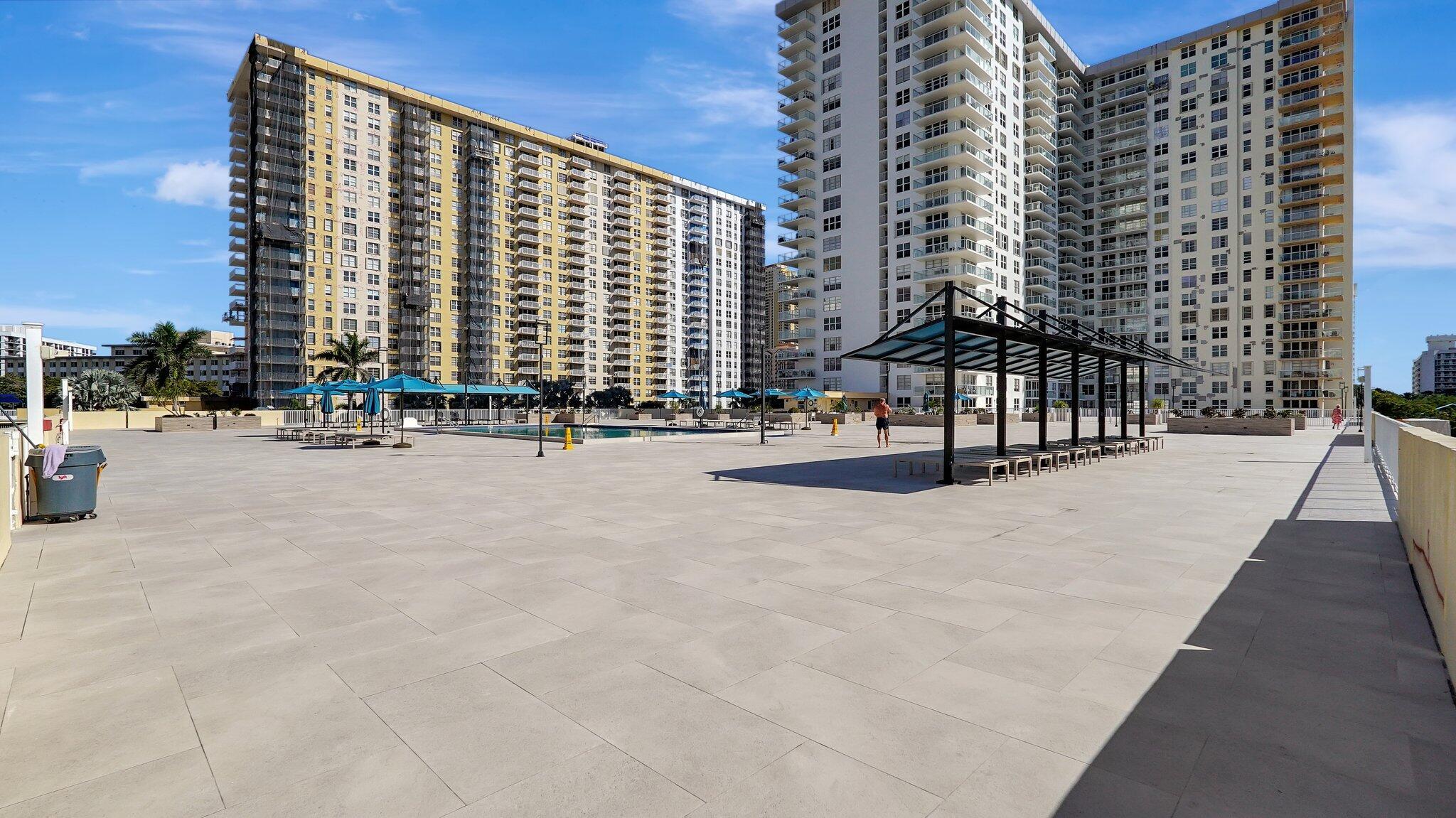 Winston Towers 300 - Residential