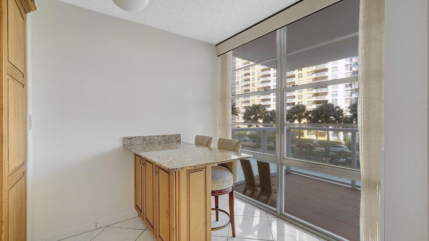 Winston Towers 300 - Residential