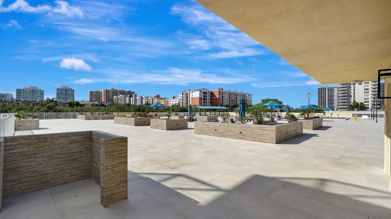 Winston Towers 300 - Residential