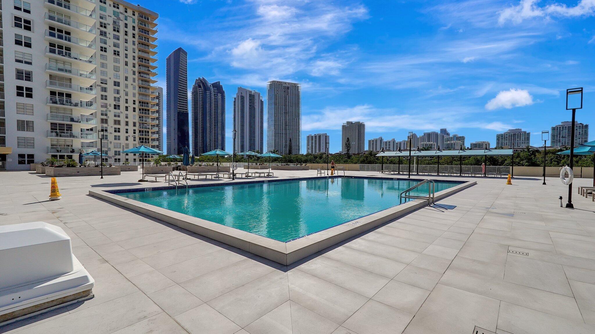 Winston Towers 300 - Residential
