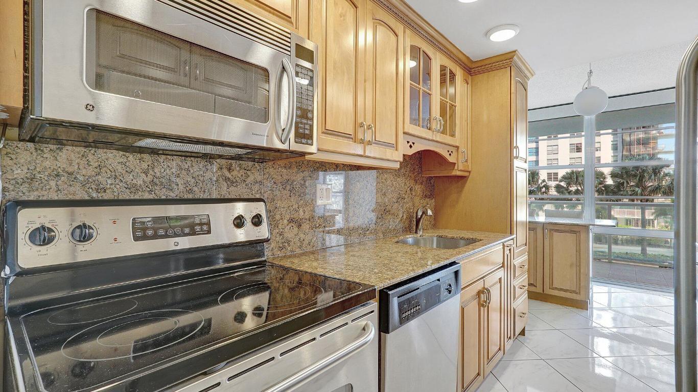 Winston Towers 300 - Residential