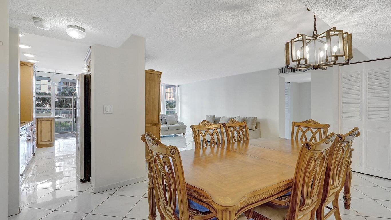 Winston Towers 300 - Residential