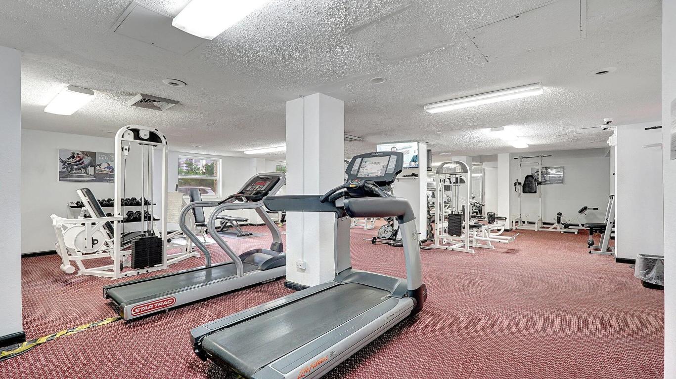 Winston Towers 300 - Residential