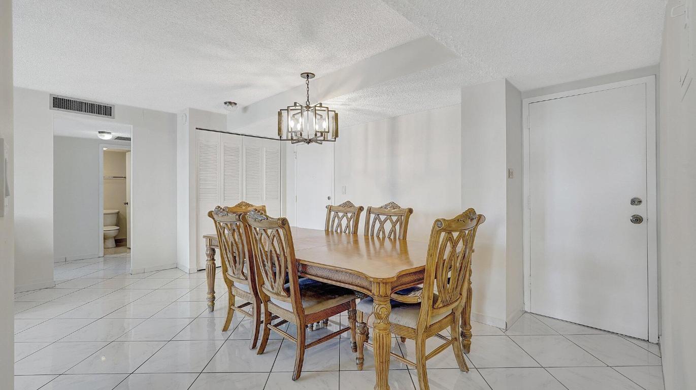 Winston Towers 300 - Residential