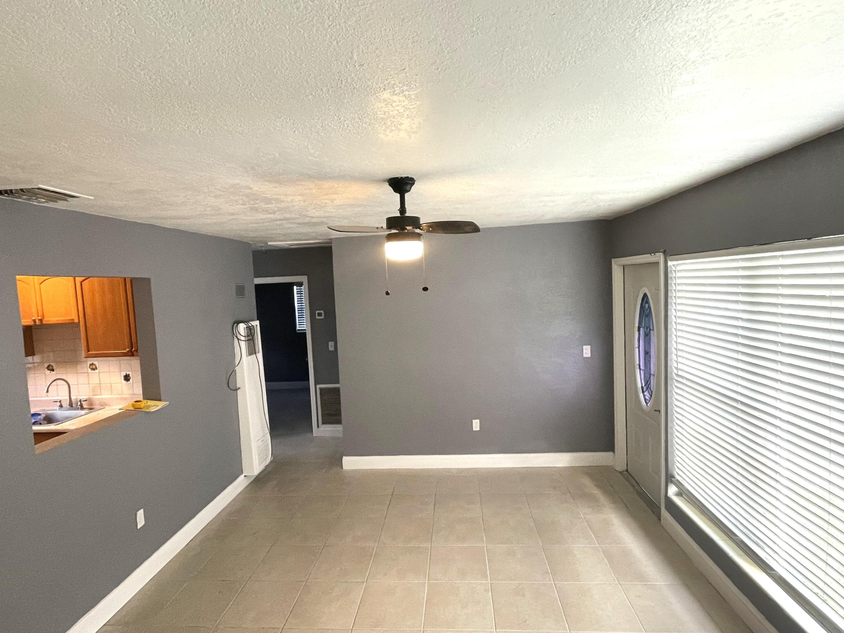 SEMINOLE MANOR 2 - Residential Lease