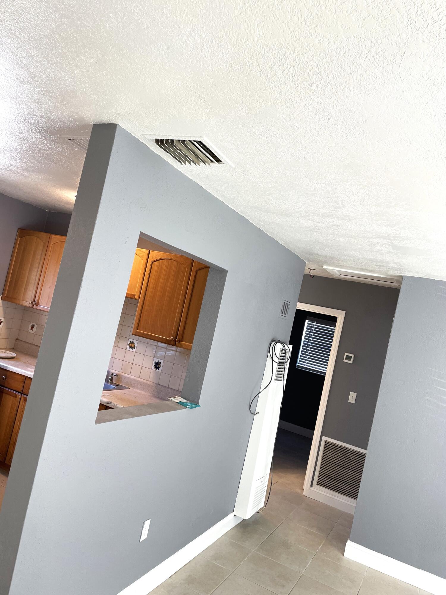 SEMINOLE MANOR 2 - Residential Lease