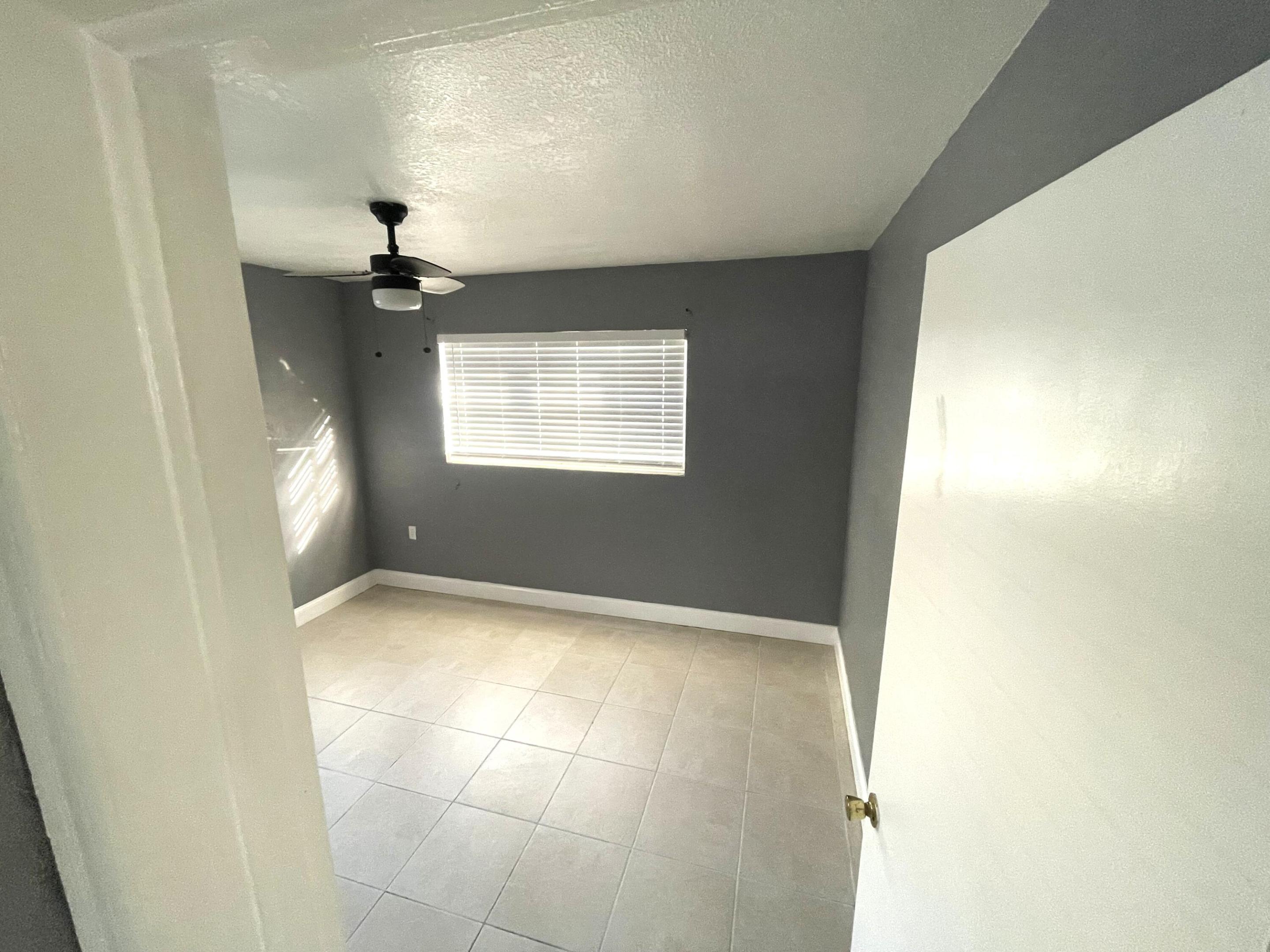 SEMINOLE MANOR 2 - Residential Lease