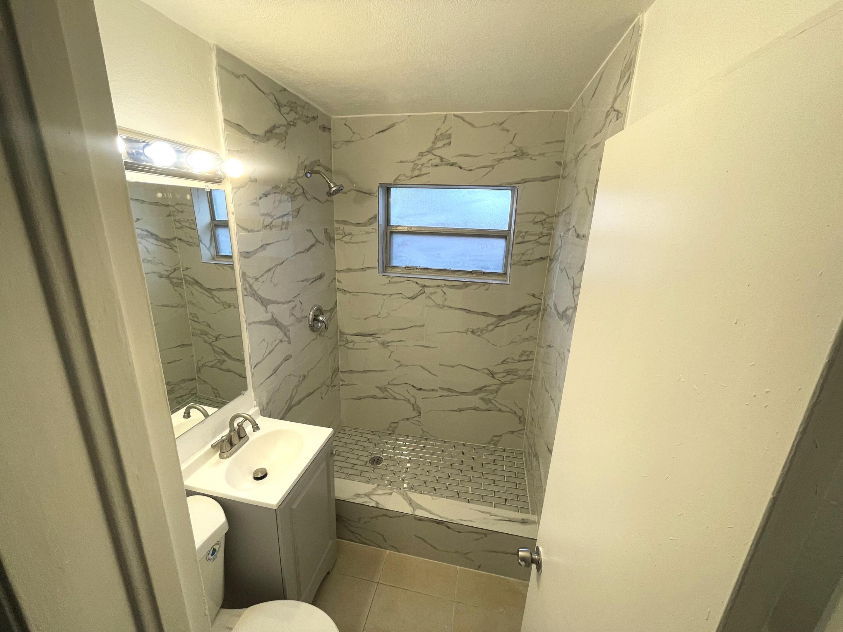 SEMINOLE MANOR 2 - Residential Lease