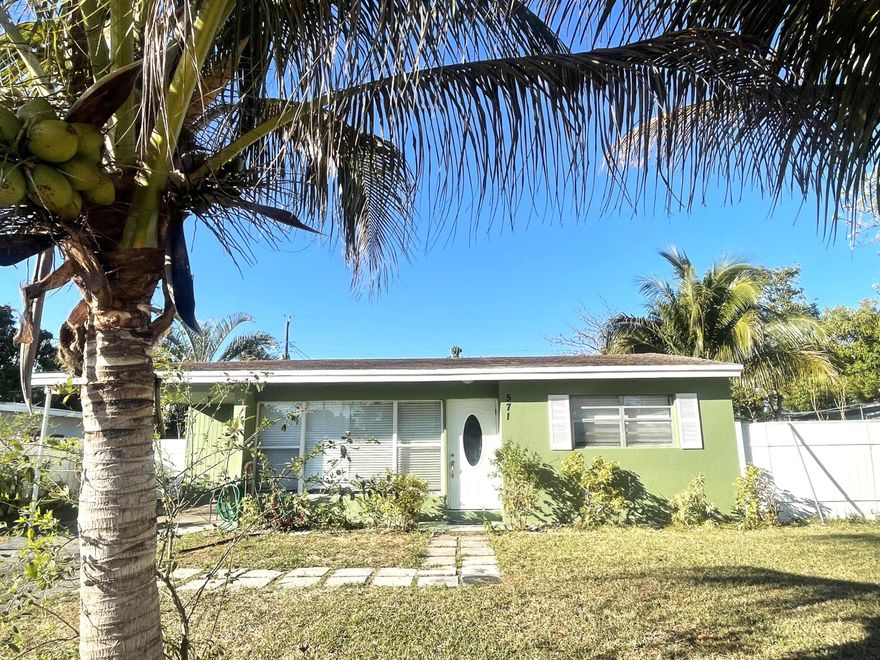 Beautiful 2 Bedroom 1 Bathroom Single Family Home in Lake Worth. Call now to view this property today.