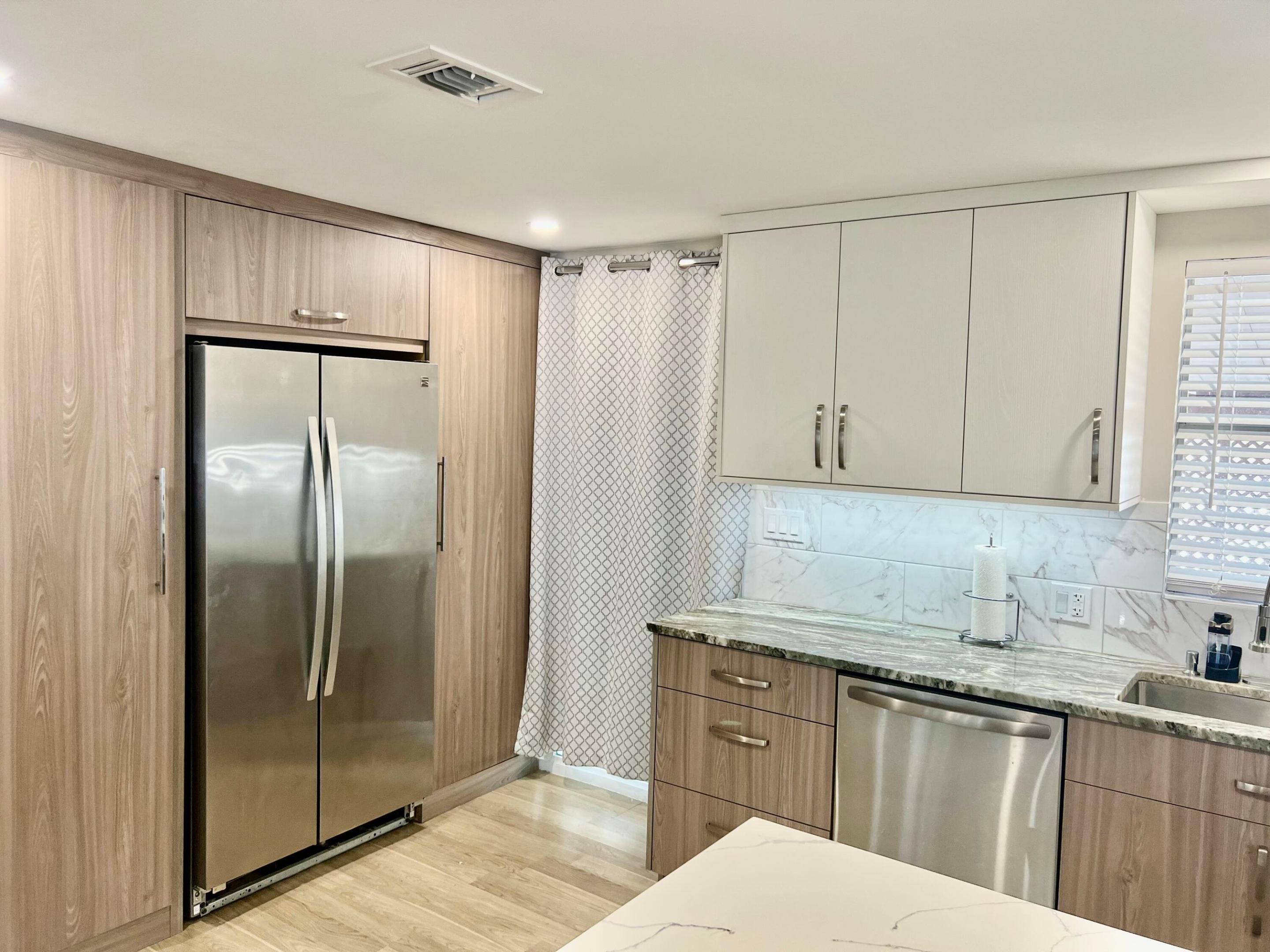 DEERFIELD LAKE - Residential