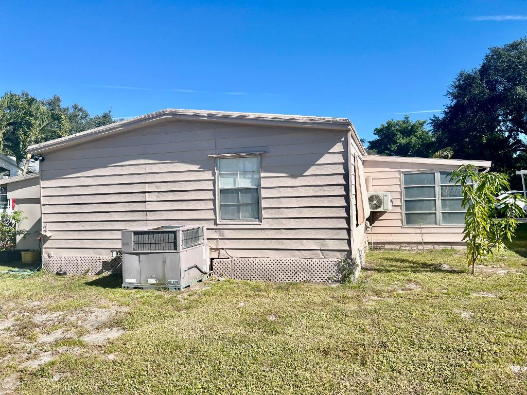 DEERFIELD LAKE - Residential