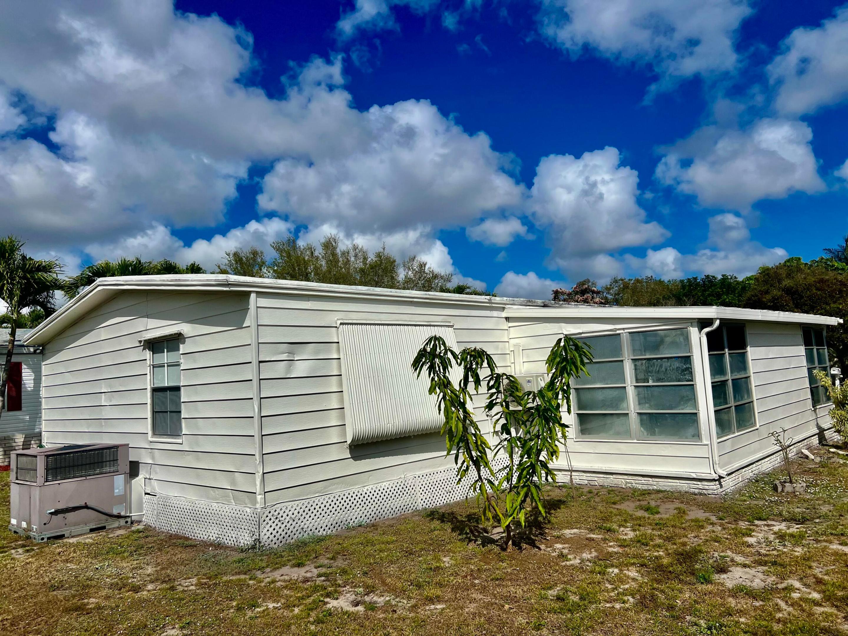 DEERFIELD LAKE - Residential