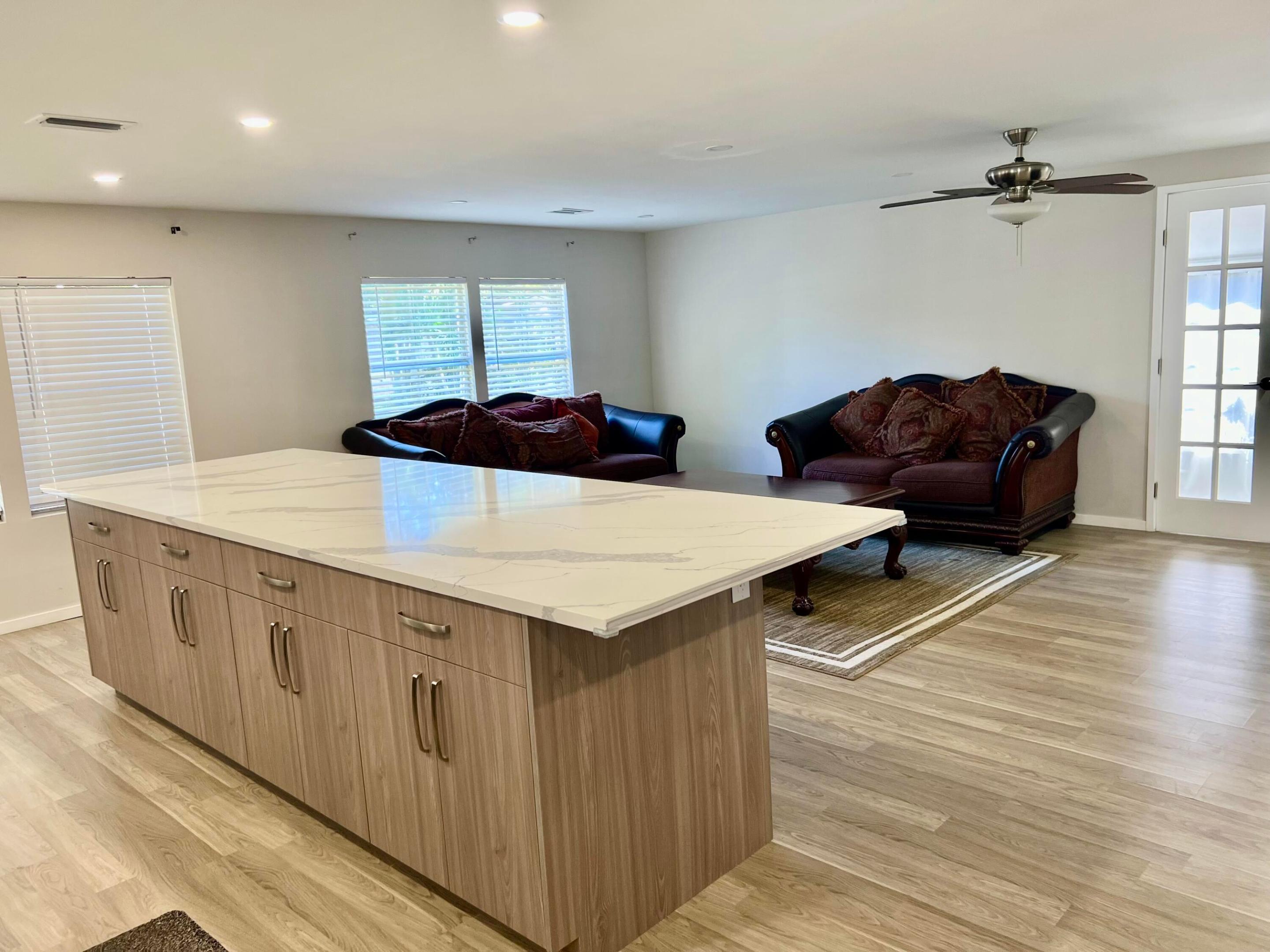 DEERFIELD LAKE - Residential