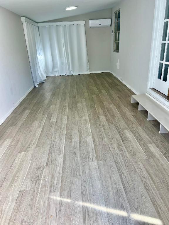 DEERFIELD LAKE - Residential