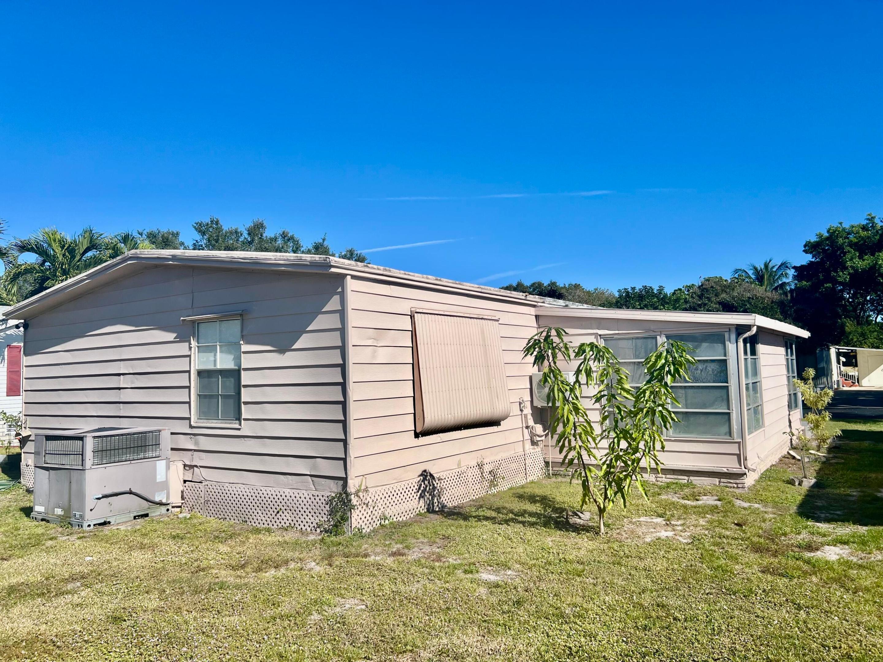 DEERFIELD LAKE - Residential