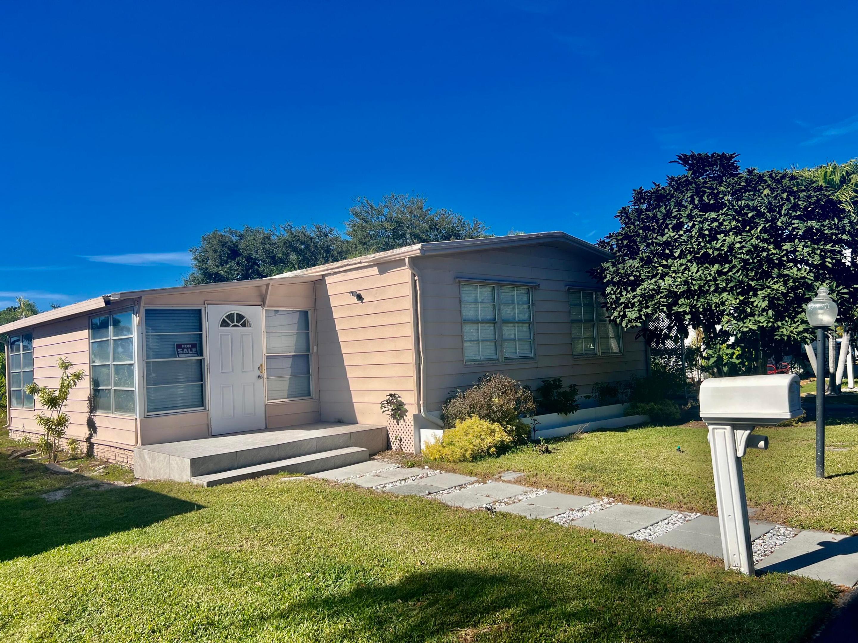 DEERFIELD LAKE - Residential