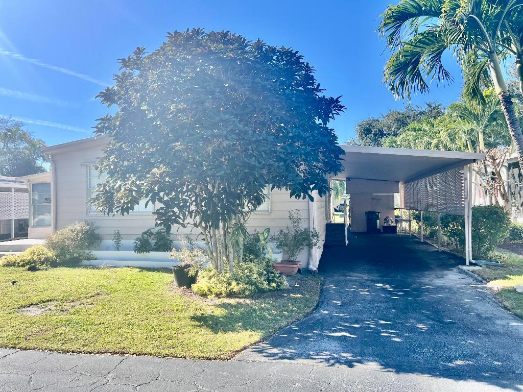 DEERFIELD LAKE - Residential