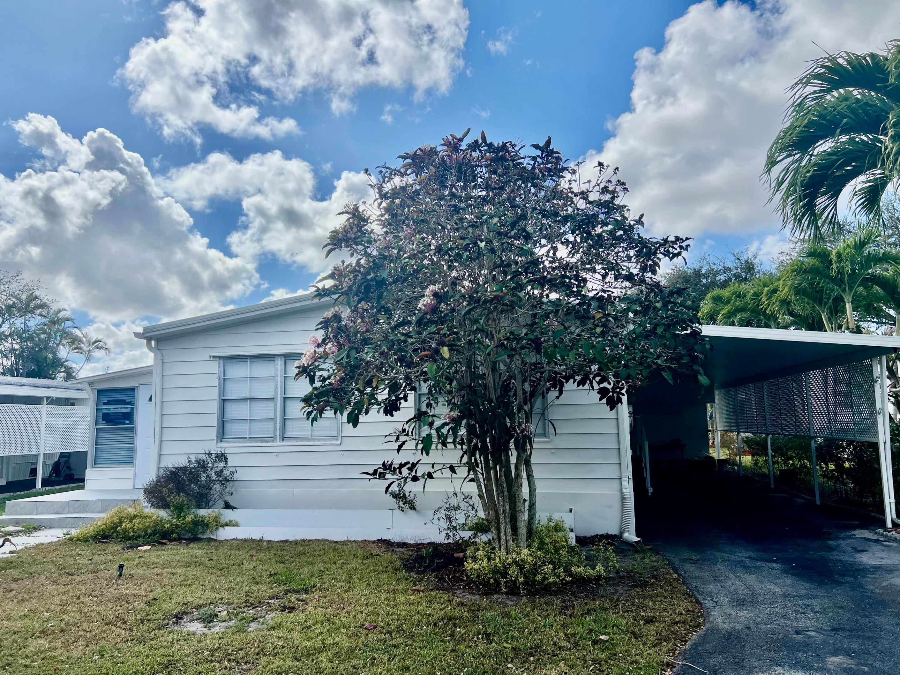 DEERFIELD LAKE - Residential