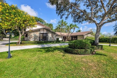 A home in Lake Clarke Shores