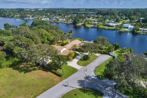 A home in Lake Clarke Shores