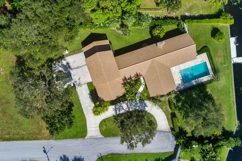 A home in Lake Clarke Shores