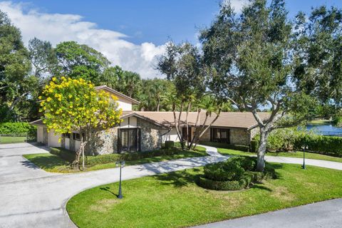 A home in Lake Clarke Shores