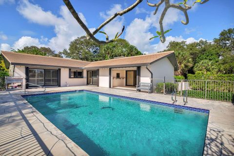 A home in Lake Clarke Shores