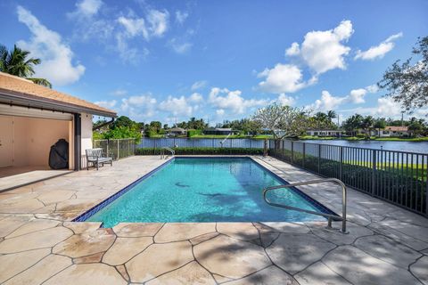 A home in Lake Clarke Shores