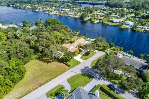 A home in Lake Clarke Shores